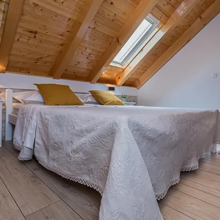 La Dolce - Duplex Stone * Blato na Cetini